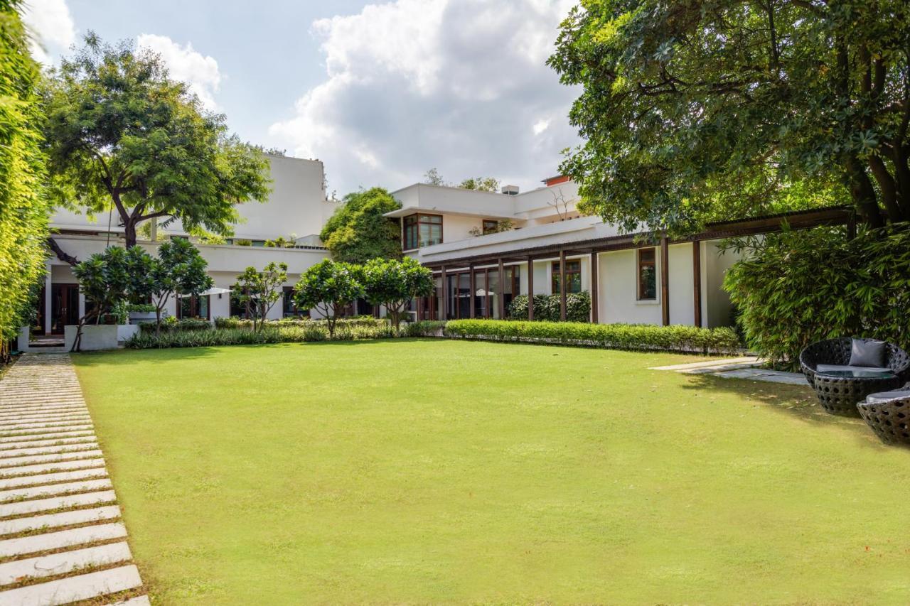 Hotel The Manor - Nueva Delhi Exterior foto