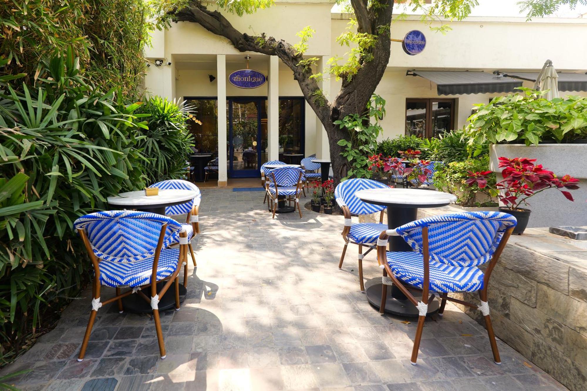 Hotel The Manor - Nueva Delhi Exterior foto